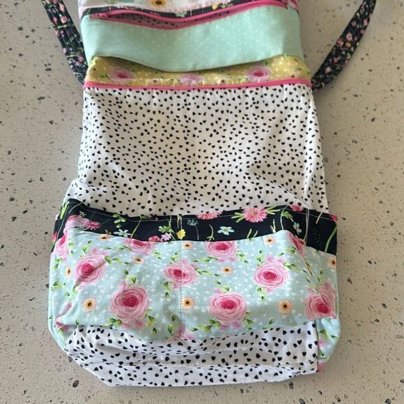 handmade Multicolor Floral Crossbody Bag Shoulder Bag Summer Markets Casual EUC - Picture 11 of 14